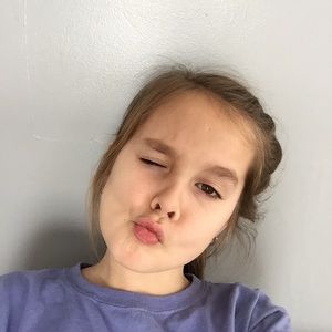 Meet your Posher, Ella